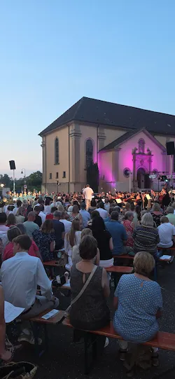 Foto 5 von 129