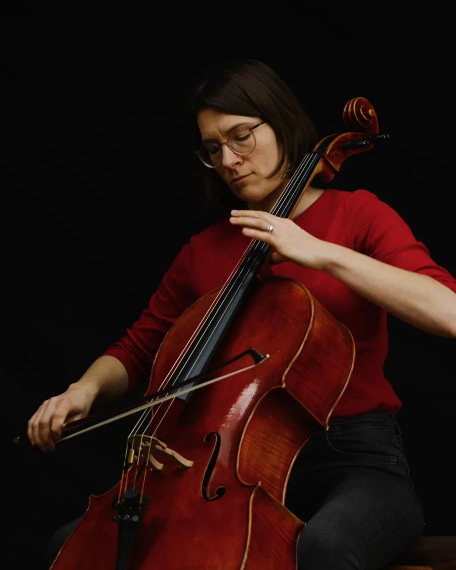 Johanna Weng mit Violoncello